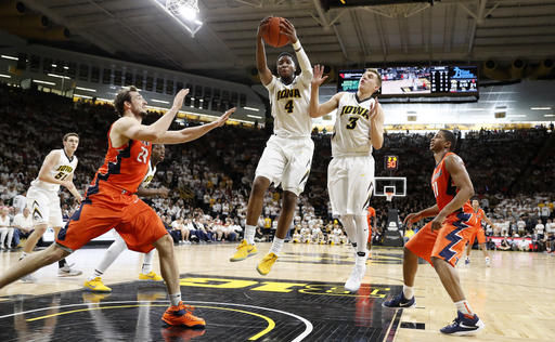 Illinois Iowa Basketball